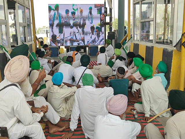 ਬੀ.ਕੇ.ਯੂ. ਏਕਤਾ ਸਿੱਧੂਪੁਰ ਵਲੋਂ 5 ਘੰਟੇ ਬੱਲੂਆਣਾ ਦਾ ਟੋਲ ਪਲਾਜ਼ਾ ਪਰਚੀ ਮੁਕਤ ਕੀਤਾ