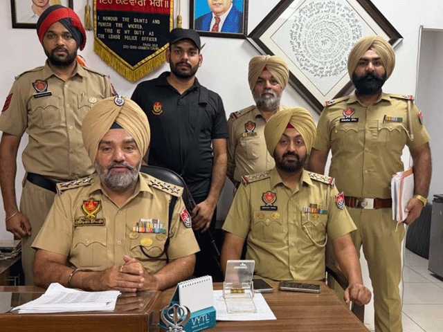 ਮੋਹਾਲੀ ਪੁਲਿਸ ਵਲੋਂ ਨਾਜਾਇਜ਼ ਹਥਿਆਰਾਂ ਦੇ ਨੈੱਟਵਰਕ ਦਾ ਪਰਦਾਫਾਸ਼, ਤਿੰਨ ਮੁਲਜ਼ਮ ਕਾਬੂ