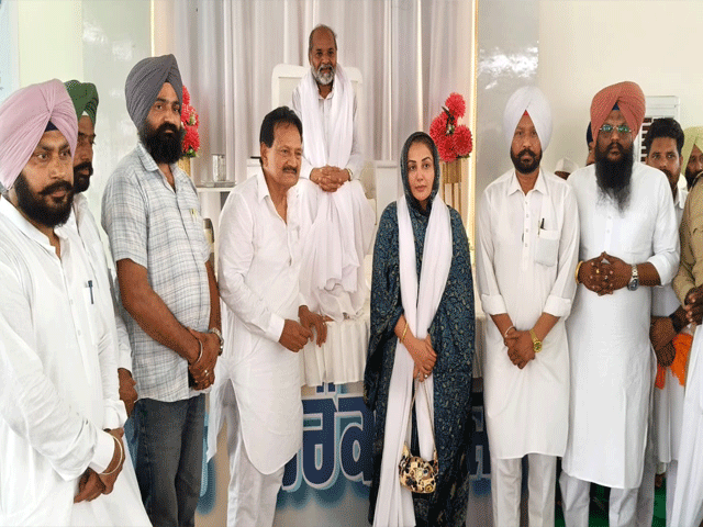 ਸੋਨੀਆ ਮਾਨ ਨਿਰੰਕਾਰੀ ਭਵਨ ਚੋਗਾਵਾਂ ਵਿਖੇ ਆਸ਼ੀਰਵਾਦ ਲੈਣ ਲਈ ਪਹੁੰਚੇ
