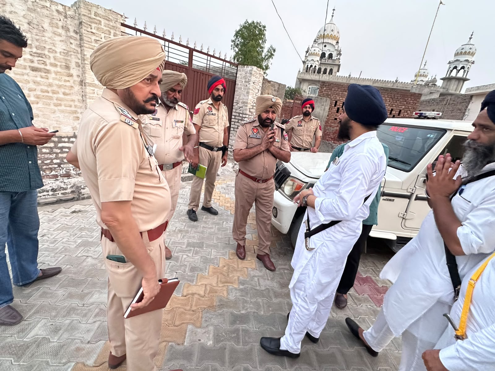 ਸ੍ਰੀ ਮੁਕਤਸਰ ਸਾਹਿਬ ਦੇ ਪਿੰਡ ਸੱਕਾਂਵਾਲੀ ਵਿਖੇ ਗੁਟਕਾ ਸਾਹਿਬ ਦੀ ਬੇਅਦਬੀ, ਅੰਗ ਗਲੀ ਵਿਚ ਖਿਲਰੇ ਮਿਲੇ