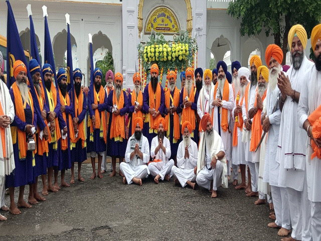 ਮੀਰੀ ਪੀਰੀ ਦਿਵਸ ਨੂੰ ਸਮਰਪਿਤ 34ਵਾਂ ਵਿਸ਼ਾਲ ਮਹਾਨ ਨਗਰ ਕੀਰਤਨ ਸ੍ਰੀ ਅਕਾਲ ਤਖ਼ਤ ਸਾਹਿਬ ਤੱਕ ਸਜਾਇਆ