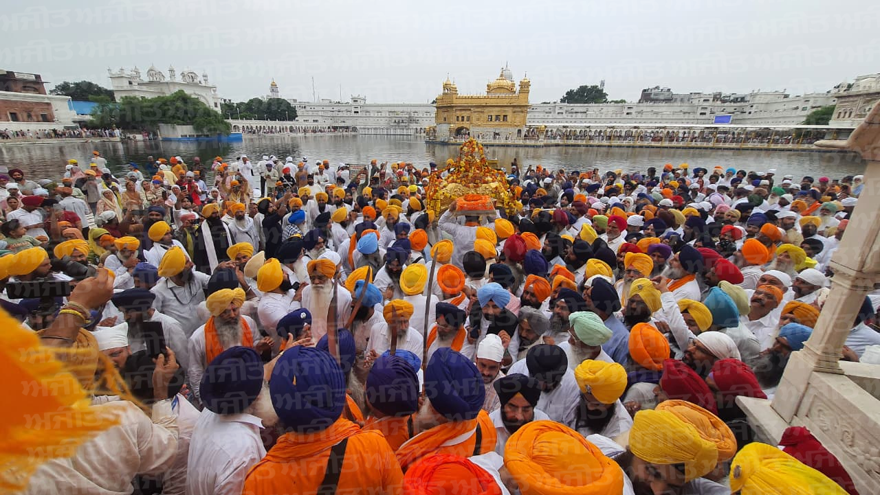 ਜੈਕਾਰਿਆਂ ਦੀ ਗੂੰਜ ਵਿਚ ਸ੍ਰੀ ਅਕਾਲ ਤਖਤ ਸਾਹਿਬ ਤੋਂ ਮੀਰੀ ਪੀਰੀ ਖਾਲਸਾ ਮਾਰਚ ਆਰੰਭ
