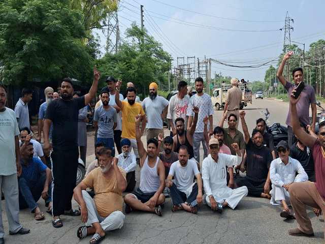 ਬਿਜਲੀ ਕਾਮਿਆਂ ਦੀ ਹੜਤਾਲ ਕਾਰਨ ਫਗਵਾੜਾ ਬਲਾਕ ਹਨ੍ਹੇਰੇ ’ਚ, ਪਾਣੀ ਦਾ ਸੰਕਟ ਗਹਿਰਾਇਆ