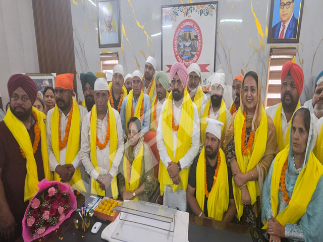 ਡੇਰਾਬੱਸੀ ਨਗਰ ਕੌਂਸਲ ਵਿਖੇ ਪ੍ਰਧਾਨ ਆਸ਼ੂ ਉਪਨੇਜਾ ਤੇ ਉਪ-ਪ੍ਰਧਾਨ ਦਵਿੰਦਰ ਸੈਣੀ ਨੇ ਸੰਭਾਲੀ ਵਾਗਡੋਰ