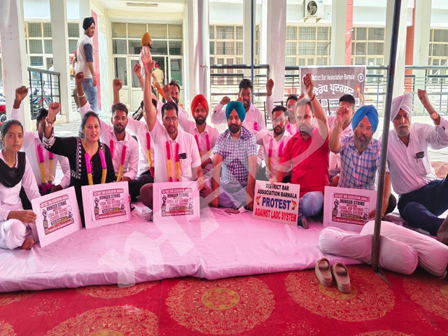 ਐੱਲ.ਏ.ਡੀ.ਸੀ. ਸਿਸਟਮ ਰੱਦ ਕਰਵਾਉਣ ਲਈ ਵਕੀਲਾਂ ਦਾ ਧਰਨਾ 21ਵੇਂ ਦਿਨ 'ਚ ਦਾਖਲ  