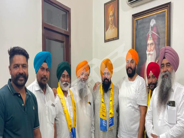ਸ਼੍ਰੋਮਣੀ ਅਕਾਲੀ ਦਲ (ਬਾਦਲ)  ਦਾ ਮੌਜੂਦਾ ਸਰਪੰਚ 'ਆਪ' ਚ ਸ਼ਾਮਿਲ 