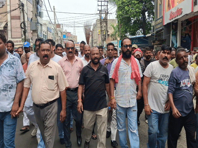 ਬਰਨਾਲਾ ਘਟਨਾ ਤੇ ਮੰਗਾਂ ਨੂੰ ਲੈ ਕੇ ਨਗਰ ਨਿਗਮ ਦੇ ਕੱਚੇ ਮੁਲਾਜ਼ਮਾਂ ਦੀ ਹੜਤਾਲ ਦੂਸਰੇ ਦਿਨ ਵੀ ਜਾਰੀ ਰਹੀ