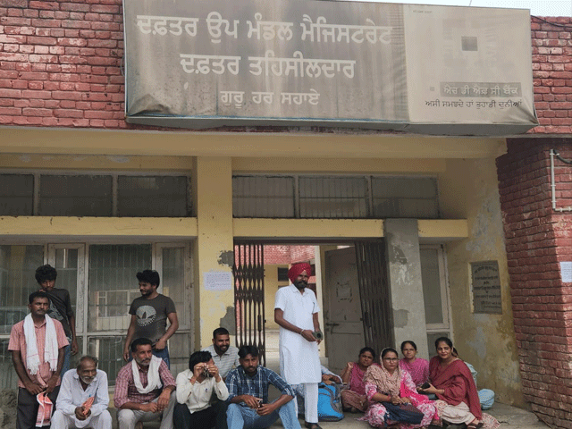 ਆਂਗਣਵਾੜੀ ਭਰਤੀ ਨੂੰ ਲੈ ਕੇ ਸੀ.ਡੀ.ਪੀ.ਓ. ਦਫ਼ਤਰ ਅੱਗੇ ਧਰਨਾ