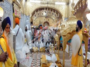 ਸੁਖਬੀਰ ਸਿੰਘ ਬਾਦਲ ਤੇ ਬੀਬਾ ਹਰਸਿਮਰਤ ਕੌਰ ਬਾਦਲ ਪਰਿਵਾਰ ਸਮੇਤ ਤਖ਼ਤ ਸ੍ਰੀ ਹਜ਼ੂਰ ਸਾਹਿਬ ਵਿਖੇ ਹੋਏ ਨਤਮਸਤਕ