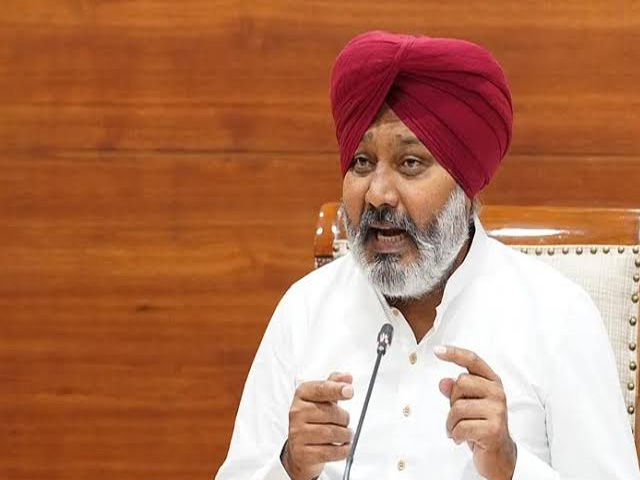 ਚੋਣਾਂ ਤੋਂ ਕੁਝ ਮਹੀਨੇ ਪਹਿਲਾਂ ਸਤੇਂਦਰ ਜੈਨ ਨੂੰ ਗ੍ਰਿਫ਼ਤਾਰ ਕਰਨਾ ਗੰਭੀਰ ਸਵਾਲ ਖੜ੍ਹੇ ਕਰਦਾ ਹੈ - ਹਰਪਾਲ ਸਿੰਘ ਚੀਮਾ