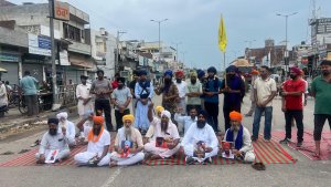ਚੰਡੀਗੜ੍ਹ- ਬਠਿੰਡਾ ਮੁੱਖ ਮਾਰਗ ਤੇ ਲਗਾਇਆ ਜਾਮ