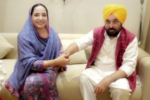 ਮੁੱਖ ਮੰਤਰੀ ਮਾਨ ਨੇ ਆਪਣੀ ਭੈਣ ਨਾਲ ਮਨਾਇਆ ਰੱਖੜੀ ਦਾ ਤਿਉਹਾਰ