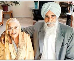 ਕੈਨੇਡਾ ’ਚ ਪੰਜਾਬੀ ਬਜ਼ੁਰਗ ਜੋੜੇ ਨੇ ਮਨਾਈ 80ਵੀਂ ਵਿਆਹ ਵਰ੍ਹੇਗੰਢ