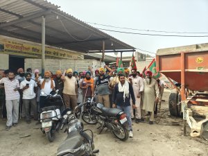 ਬੈਂਕ ਵਲੋਂ ਦੁਕਾਨਦਾਰ-ਕਿਸਾਨ ਦੀ ਜਗ੍ਹਾ ਦੀ ਕੁਰਕੀ ਕਰਨ ਦੀ ਕੋਸ਼ਿਸ਼ ਦਾ ਕਿਸਾਨ ਜਥੇਬੰਦੀ ਨੇ ਕੀਤਾ ਵਿਰੋਧ