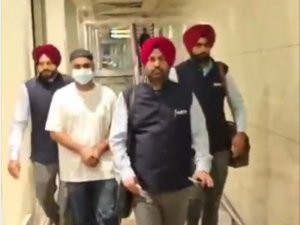 ਜੱਗੂ ਭਗਵਾਨਪੁਰੀਆ ਗੈਂਗ ਨਾਲ ਜੁੜੇ ਅੰਮ੍ਰਿਤ ਦਾਲਮ ਨੂੰ ਪੰਜਾਬ ਪੁਲਿਸ ਦੀ ਟੀਮ ਵੱਲੋਂ ਮੋਲਡੋਵਾ ਤੋਂ ਲਿਆਂਦਾ ਪੰਜਾਬ