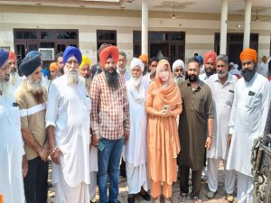 ਭੱਗੂਪੁਰ ਛੰਨਾ ਗੋਲੀ ਕਾਂਡ: ਪੀੜਤ ਪਰਿਵਾਰ ਨੂੰ ਮਿਲੀ 'ਆਪ' ਦੀ ਹਲਕਾ ਇੰਚਾਰਜ ਸੋਨੀਆ ਮਾਨ, ਨਿਰਪੱਖ ਜਾਂਚ ਦੀ ਕੀਤੀ ਮੰਗ
