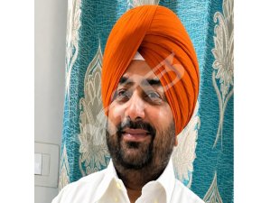 ਡਾ.  ਅੰਬੇਡਕਰ ਜੀ ਦੇ ਬੁੱਤ ਨਾਲ ਸੰਬੰਧਿਤ ਵਾਇਰਲ ਹੋਈ ਵੀਡੀਓ ਦਾ ਪੰਜਾਬ ਰਾਜ ਅਨੁਸੂਚਿਤ ਜਾਤੀਆਂ ਕਮਿਸ਼ਨ ਵਲੋਂ ਗੰਭੀਰ ਨੋਟਿਸ