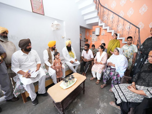 ਅੱਜ  ਆਪਣੇ ਹਲਕੇ ਧੂਰੀ ਤੋਂ ਕੀਤੀ ਪਾਰਟੀ ਦੀ ਡੋਰ ਟੂ ਡੋਰ ਮੁਹਿੰਮ ਦੀ ਸ਼ੁਰੂਆਤ - ਭਗਵੰਤ ਮਾਨ
