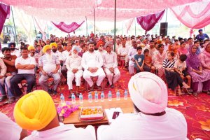 ਹਲਕਾ ਸ੍ਰੀ ਅਨੰਦਪੁਰ ਸਾਹਿਬ ਦੇ ਕਾਂਗਰਸੀ ਸਰਪੰਚ ਸਮੇਤ ਦਰਜਨਾਂ ਪਰਿਵਾਰ ਆਮ ਆਦਮੀ ਪਾਰਟੀ ਵਿਚ ਸ਼ਾਮਿਲ