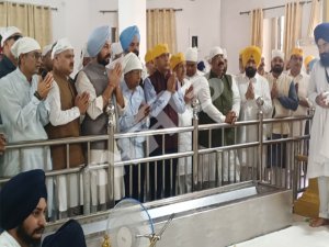ਹਿਮਾਚਲ ਪ੍ਰਦੇਸ਼ ਦੇ ਸਾਬਕਾ ਮੁੱਖ ਮੰਤਰੀ ਜੈ ਰਾਮ ਠਾਕਰ ਤਖ਼ਤ ਸ਼੍ਰੀ ਕੇਸਗੜ੍ਹ ਸਾਹਿਬ ਹੋਏ ਨਤਮਸਤਕ