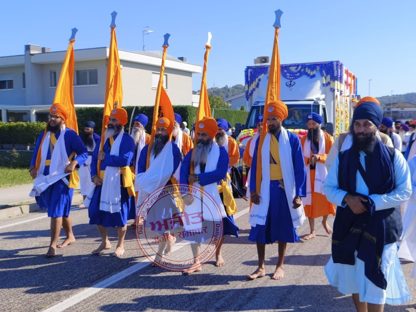 ਇਟਲੀ ਦੇ ਕਸਤਲਗੌਂਬੇਰਤੋ ਵਿਖੇ ਸ੍ਰੀ ਗੁਰੂ ਗ੍ਰੰਥ ਸਾਹਿਬ ਜੀ ਦੇ ਪਹਿਲੇ ਪ੍ਰਕਾਸ਼ ਪੁਰਬ ਨੂੰ ਸਮਰਪਿਤ ਨਗਰ ਕੀਰਤਨ ਸਜਾਇਆ