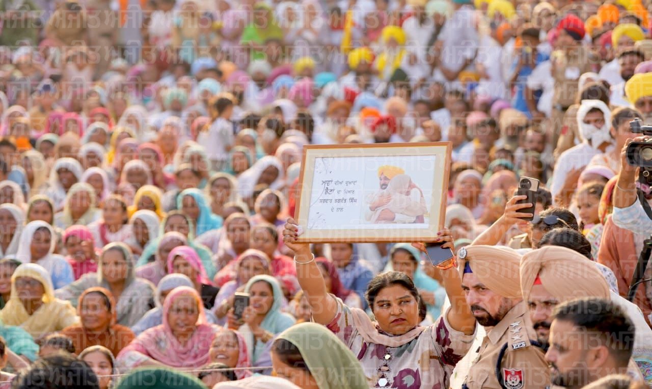 ਪਿੰਡ ਫੱਤਾ ਮਾਲੋਕਾ ਵਿਖੇ ਮੁੱਖ ਮੰਤਰੀ ਭਗਵੰਤ ਸਿੰਘ ਮਾਨ ਵਲੋਂ ਲੋਕ ਮਿਲਣੀ