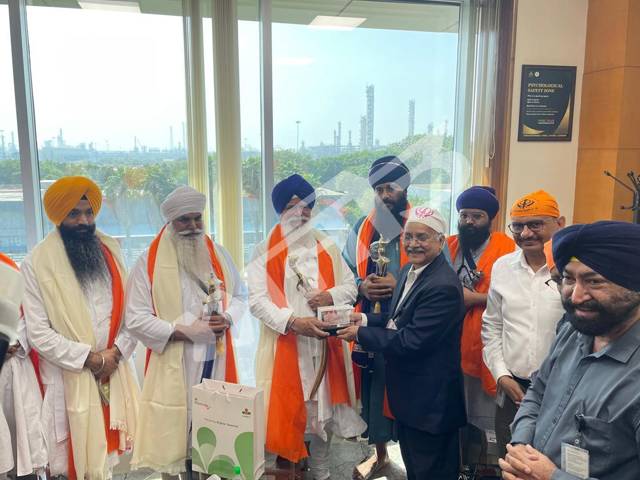 ਪ੍ਰਮੁੱਖ ਧਾਰਮਿਕ ਸ਼ਖ਼ਸੀਅਤਾਂ ਵਲੋਂ ਗੁਰੂ ਗੋਬਿੰਦ ਸਿੰਘ ਰਿਫਾਇਨਰੀ ਦਾ ਦੌਰਾ