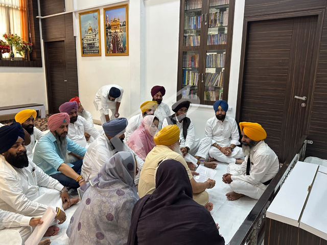 ਆਮ ਆਦਮੀ ਪਾਰਟੀ ਦੇ ਵਿਧਾਇਕ ਸ੍ਰੀ ਅਕਾਲ ਤਖ਼ਤ ਸਾਹਿਬ ਸਕੱਤਰੇਤ ਪਹੁੰਚੇ