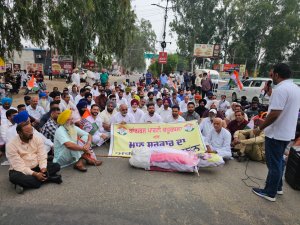 ਮਾਨਸਾ ਵਿਖੇ ਵਾਪਰੀ ਘਟਨਾ ਦੇ ਰੋਸ ਵਜੋਂ ਕਾਂਗਰਸ ਨੇ ਕੀਤਾ ਰੋਸ ਵਿਖਾਵਾ