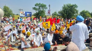ਮੋਗਾ ਬਰਨਾਲਾ ਨੈਸ਼ਨਲ ਹਾਈਵੇ ਰੋਡ ’ਤੇ ਸਥਿਤ ਕਸਬਾ ਬੱਧਨੀ ਕਲਾ ਨੂੰ ਮੁਕੰਮਲ ਤੌਰ ’ਤੇ ਬੰਦ