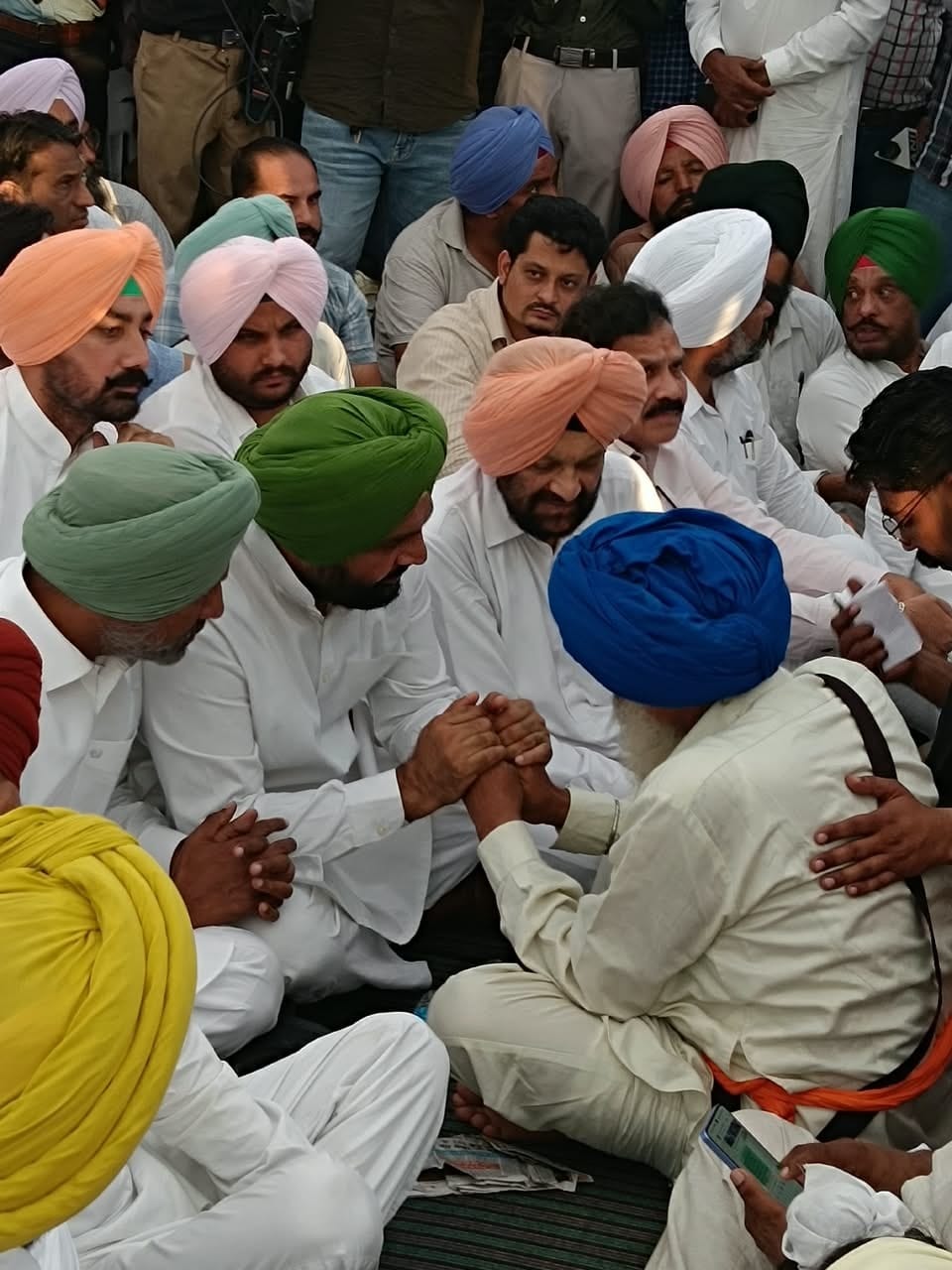 ਔਜਲਾ, ਵੇਰਕਾ ਤੇ ਡੈਨੀ ਵਲੋਂ ਪਰਵਿੰਦਰ ਸਿੰਘ ਝੋਟਾ ਦੇ ਪਿਤਾ ਨਾਲ ਹਮਦਰਦੀ ਪ੍ਰਗਟ