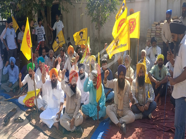 ਪਰਵਿੰਦਰ ਸਿੰਘ ਝੋਟਾ ਕਤਲ ਮਾਮਲੇ ਵਿਚ ਗੜ੍ਹਸ਼ੰਕਰ ਵਿਖੇ ਜਥੇਬੰਦੀਆਂ ਵਲੋਂ ਧਰਨਾ