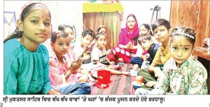 ਸ੍ਰੀ ਮੁਕਤਸਰ ਸਾਹਿਬ ਵਿਖੇ ਸ੍ਰੀ ਦੁਰਗਾ ਅਸ਼ਟਮੀ ਅਤੇ ਨੌਮੀ ਧੂਮਧਾਮ ਨਾਲ ਮਨਾਈ
ਘਰਾਂ ਅਤੇ ਮੰਦਰਾਂ ਵਿਚ ਸ਼ਰਧਾਲੂਆਂ ਨੇ ਕੰਜਕ ਪੂਜਨ ਕਰਕੇ ਖੋਲ੍ਹੇ ਵਰਤ