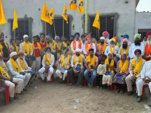 ਸਰਹੱਦੀ ਪਿੰਡ ਚ 'ਅਕਾਲੀ ਦਲ ਵਾਰਿਸ ਪੰਜਾਬ ਦੇ' ਨੂੰ ਵੱਡਾ ਹੁੰਗਾਰਾ, 80 ਪਰਿਵਾਰ ਪਾਰਟੀ ਚ ਸ਼ਾਮਿਲ
