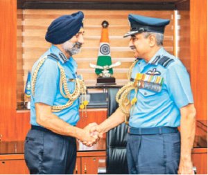 ਏਅਰ ਚੀਫ਼ ਮਾਰਸ਼ਲ ਆਸ਼ੂਤੋਸ਼ ਦੀਕਸ਼ਿਤ ਨੇ ਹਵਾਈ ਫ਼ੌਜ ਮੁਖੀ ਵਜੋਂ ਅਹੁਦਾ ਸੰਭਾਲਿਆ